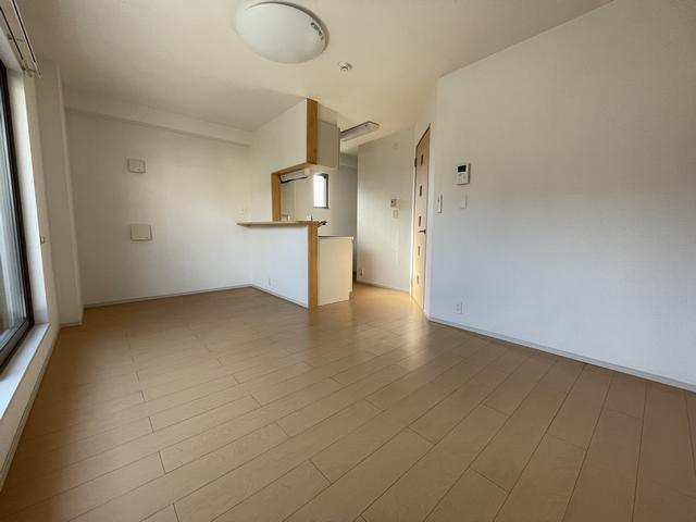居室・リビング　南向きのお部屋です。