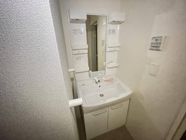 洗面設備　独立洗面台です。