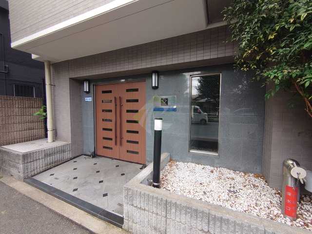 エントランス　室内見学承ります。当店掲載物件以外もまとめてお問合頂けます。