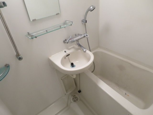 バス・シャワールーム　バスルーム