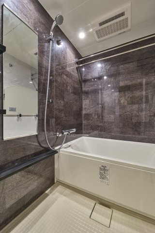 バス・シャワールーム　浴室