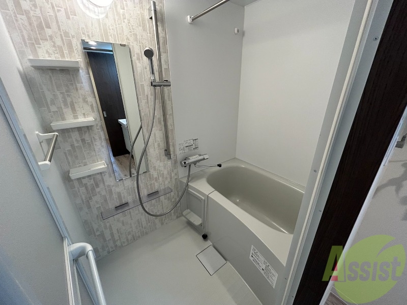 バス・シャワールーム　お風呂になります。一日の疲れを癒してくださいね。