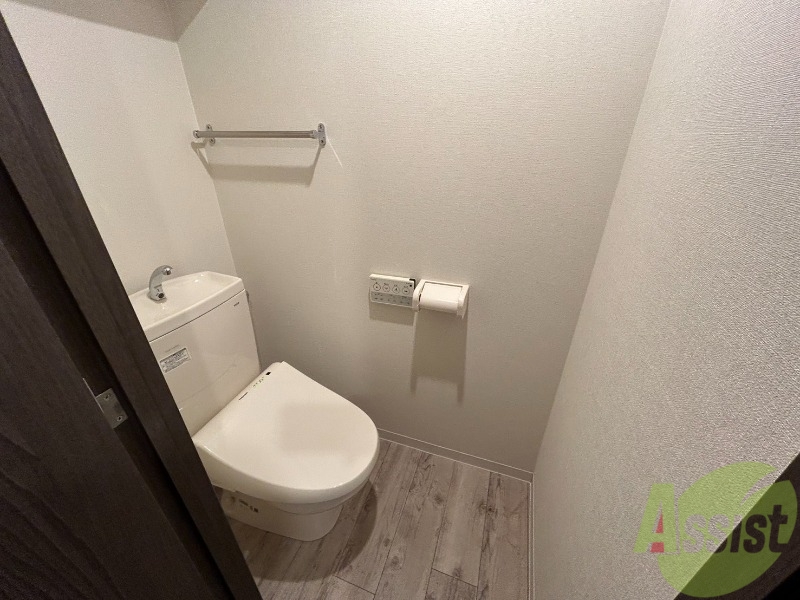 トイレ　シャワートイレになっているので快適です！