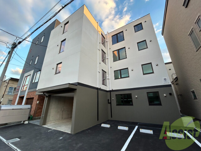 建物外観　札幌市東区北１４条東「Ｍａｉｓｏｎ　ｄｅ　ｅｓｔ」