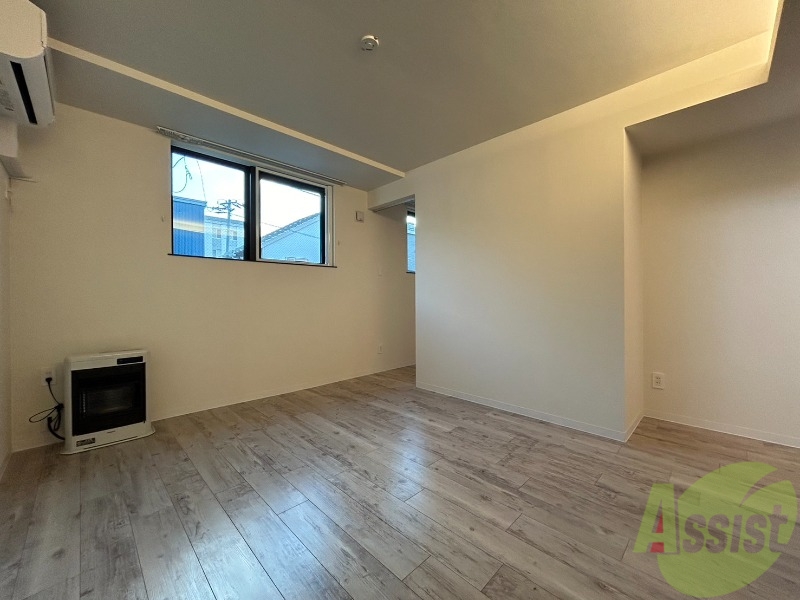 居室・リビング　日当たり良く広々したリビングで快適に過ごせます。