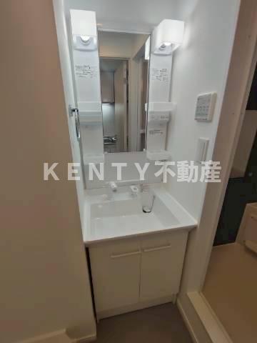 玄関　収納もある玄関です