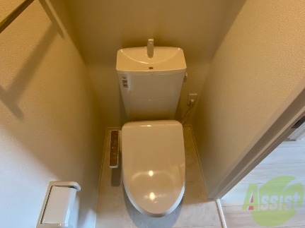 トイレ　トイレは、うれしいウォシュレット付きです。