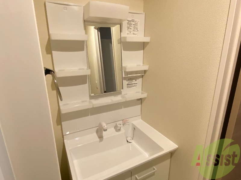 洗面設備　独立洗面台なので、朝の身支度もばっちりです。