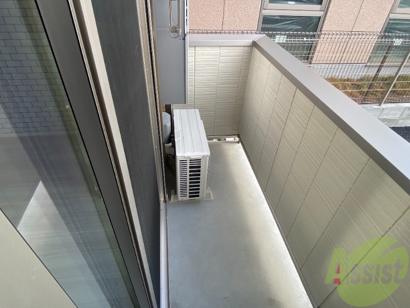 バルコニー　こちらのバルコニーで洗濯物干しもばっちりです。