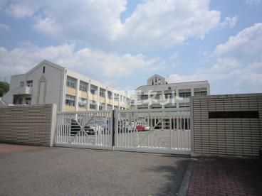 小学校　大津市立仰木の里小学校（小学校）まで4113m