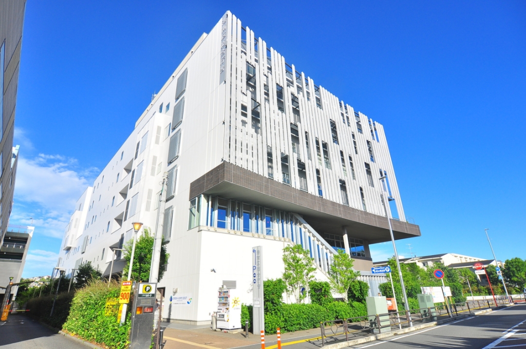 役所　横浜市港南区役所（役所）まで758m