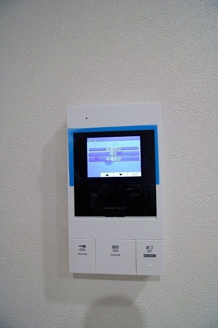 セキュリティ　【ＴＶモニタ付きインターフォン】建築中の為、参考画像になりま