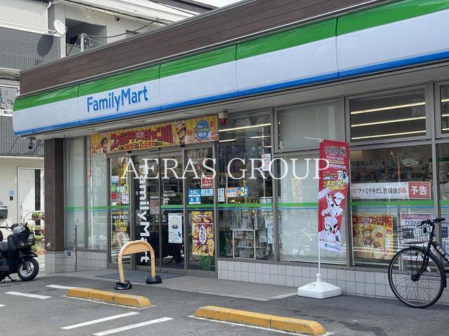 コンビニ　ファミリーマート 板橋大谷口北町店（コンビニ）まで102m