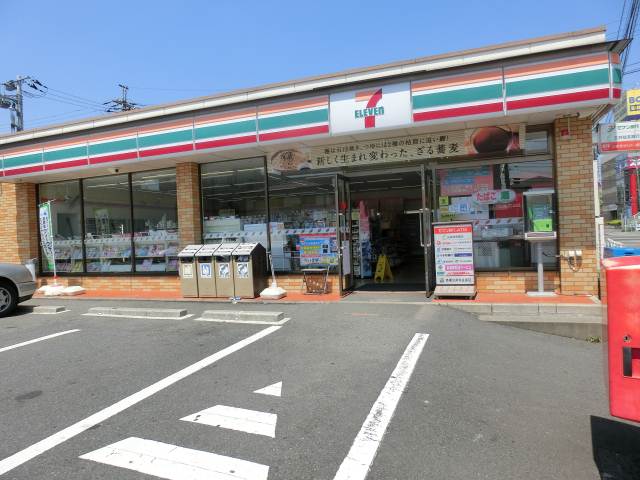 コンビニ　セブンイレブン（コンビニ）まで462m