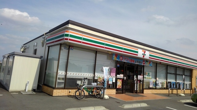 コンビニ　セブンイレブン前橋箱田町店（コンビニ）まで750m