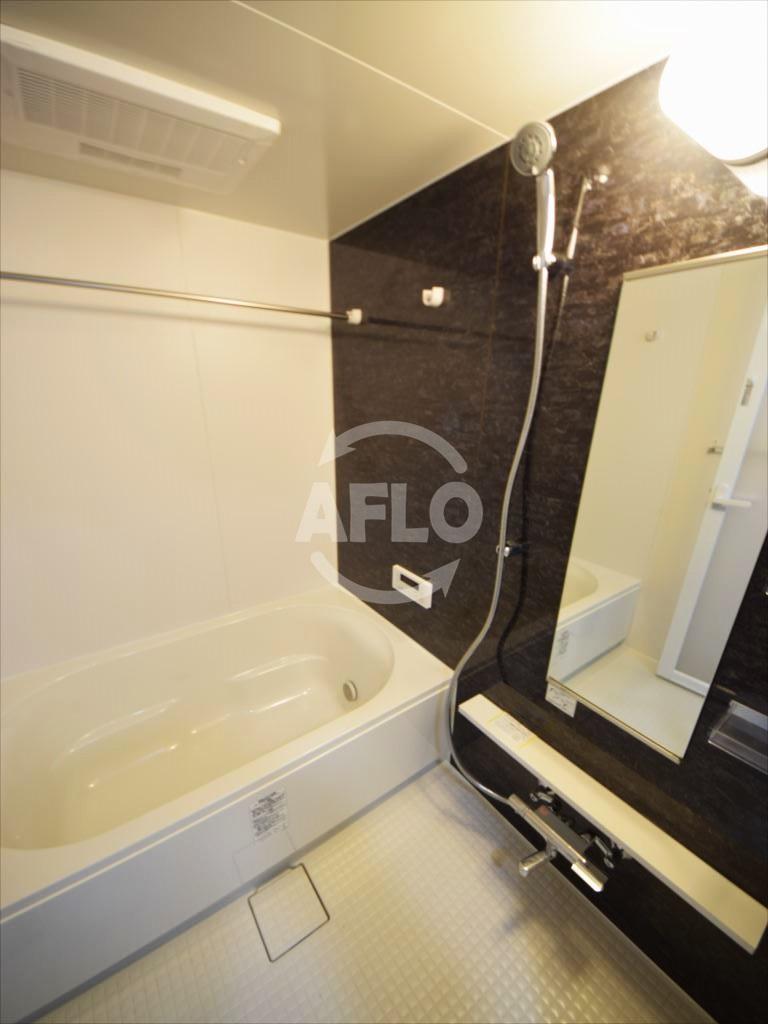 バス・シャワールーム　ノーブルスクエア新町　浴室