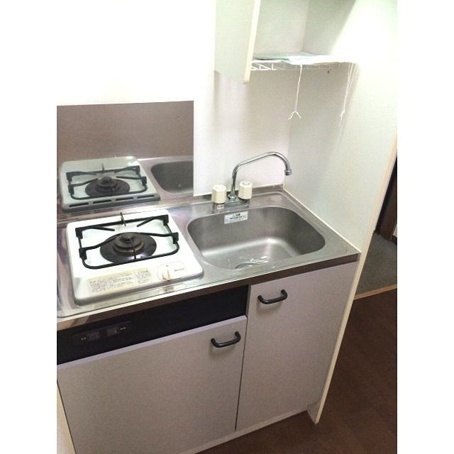 キッチン　一口ガスコンロ付きのキッチンです。