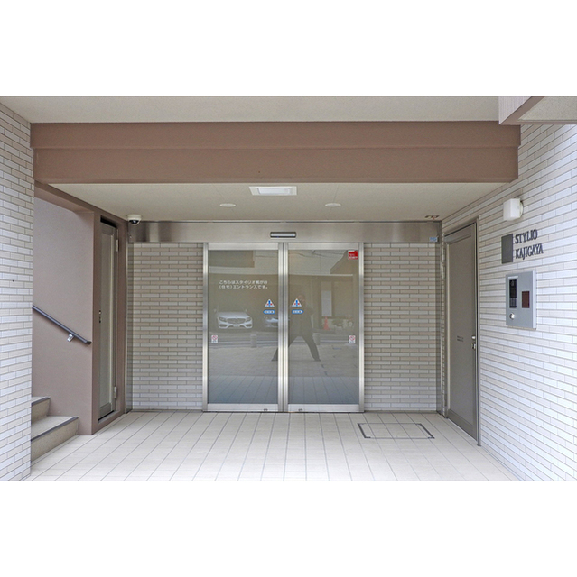 エントランス　※裏エントランス