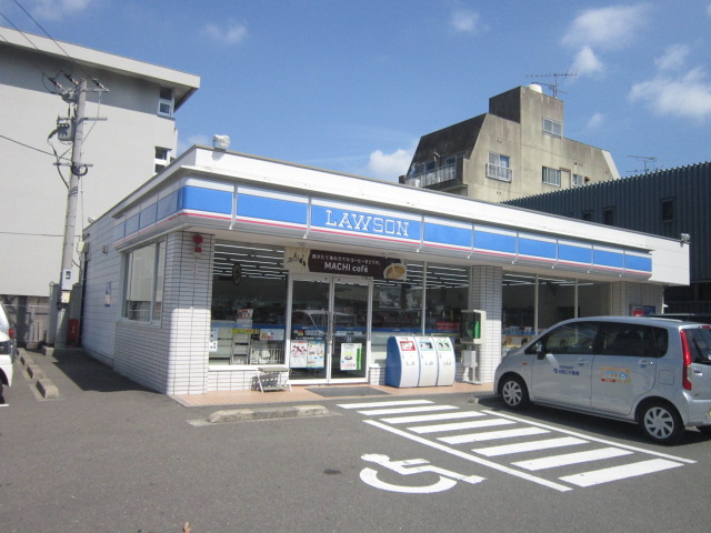 コンビニ　ローソン鹿児島薬師１丁目店（コンビニ）まで335m