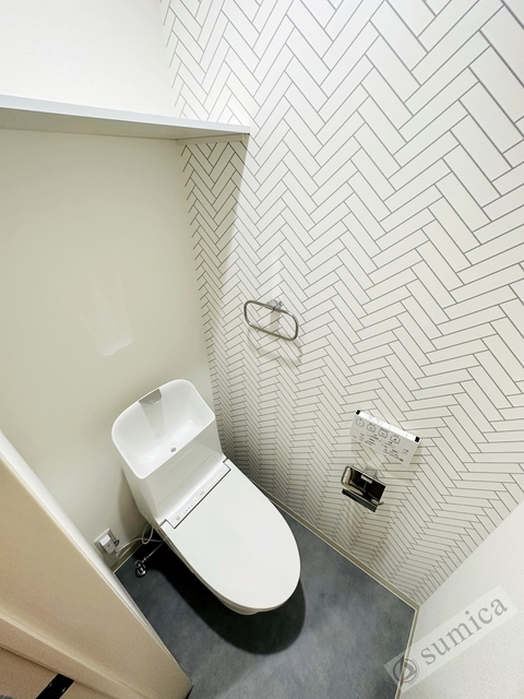 トイレ　温水洗浄便座付き♪♪