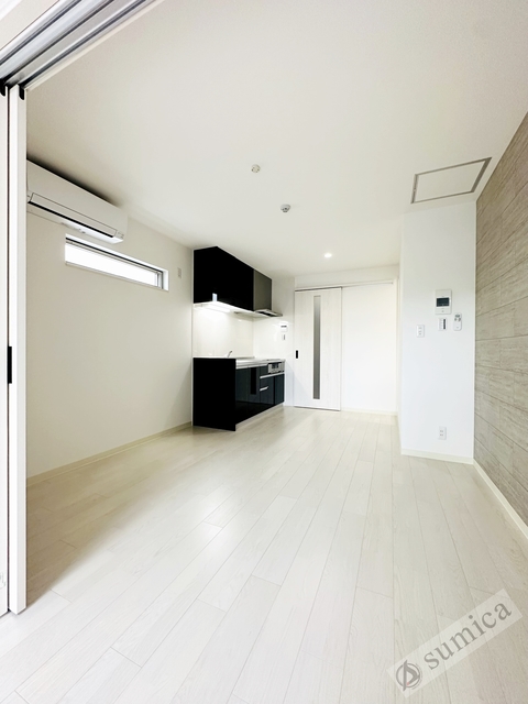 居室・リビング　アクセントクロスがオシャレを演出♪