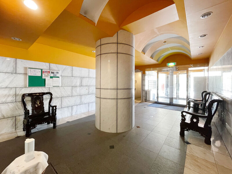 ロビー　ザ・ブルックハウス