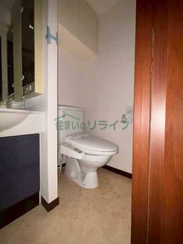 都営大江戸線 西新宿五丁目駅 徒歩4分 12階建 築23年のトイレ写真