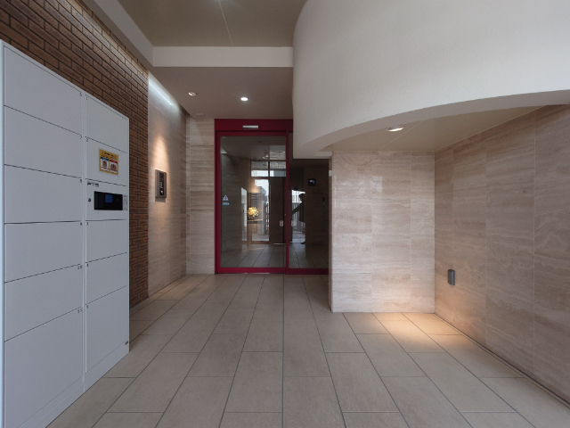 エントランス　モニター付きオートロック＆宅配ボックス