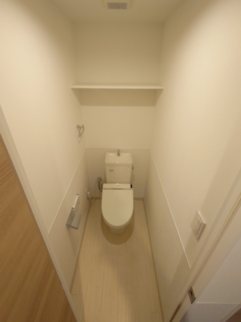 トイレ　温水洗浄便座