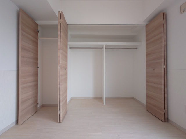 収納　５．７帖洋室の収納