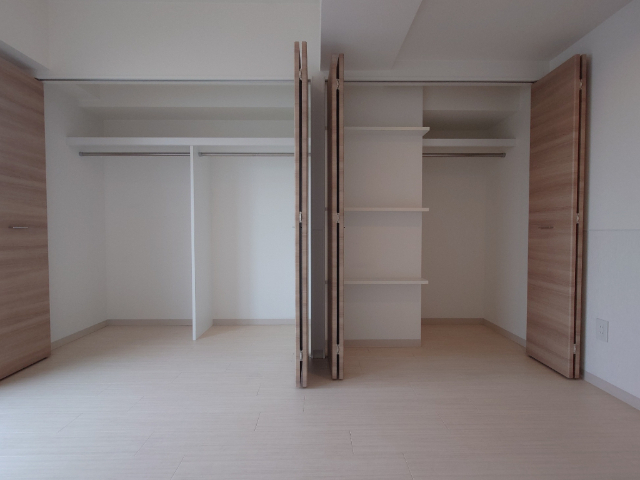 その他設備　５．４帖洋室の収納