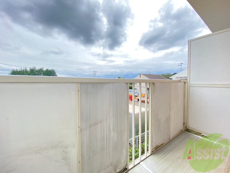 バルコニー　バルコニーがあるので洗濯物は外に干せそうですね～