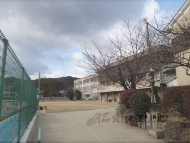 小学校　松尾小学校（小学校）まで990m