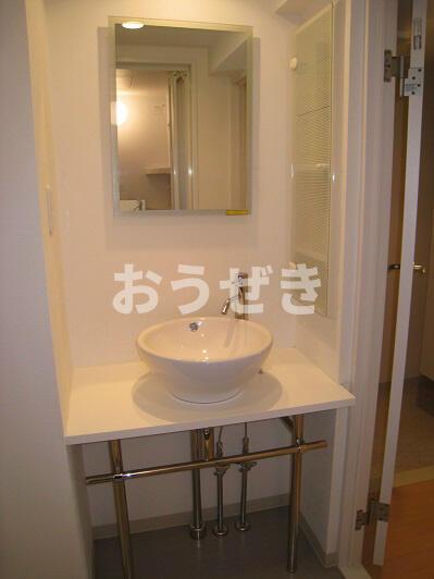 洗面設備　デザイン性のある独立洗面台☆