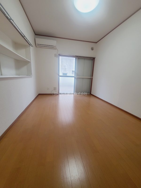 居室・リビング　日当りが良く、明るいお部屋です。