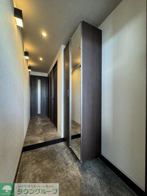 玄関　リビング/居室