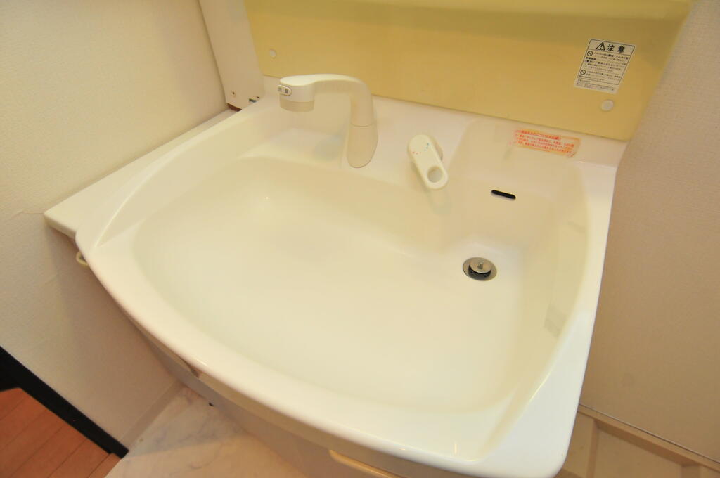 洗面設備　忙しい朝には欠かせない洗面所です