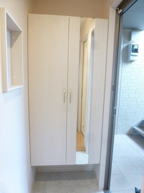 玄関　図面と現状に相違がある場合には現状を優先