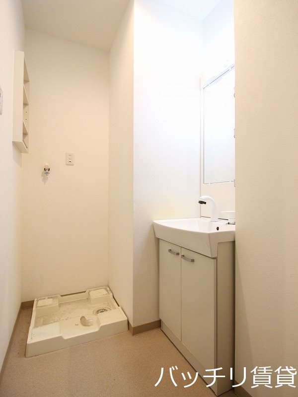洗面設備　画像は同型イメージの為、現況を優先いたします。