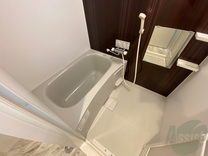 バス・シャワールーム　お風呂になります。一日の疲れを癒してくださいね。