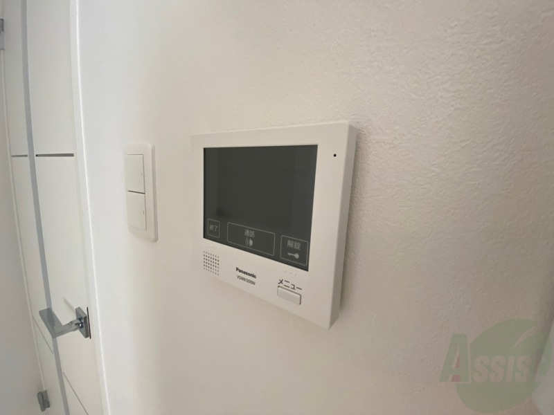 セキュリティ　ＴＶモニター付インターホンです。来客者の顔が見えるので安心！