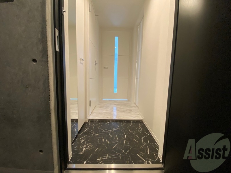 玄関　玄関です。白を基調としていて清潔感があります！