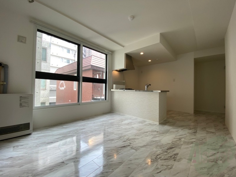 居室・リビング　くてキレイなお部屋が広がっていて、充実した生活が送れそう。