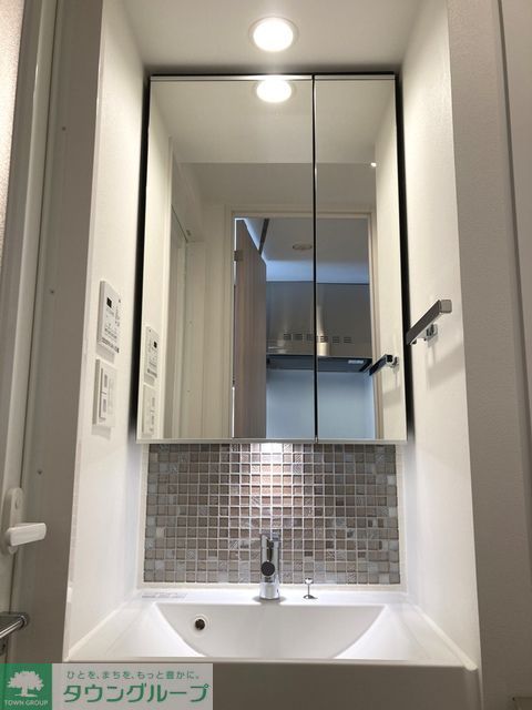 洗面設備　※写真は同タイプ住戸です。