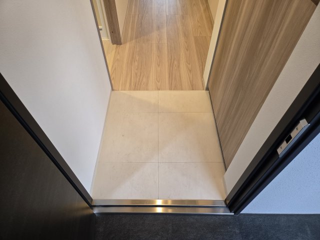 玄関　S-RESIDENCE烏森aureate