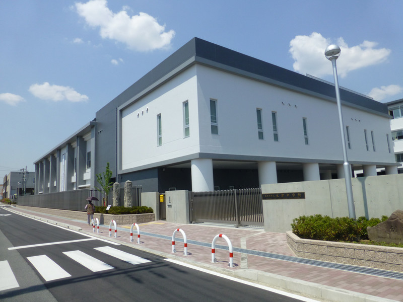中学校　木津南中学校（中学校）まで1900m