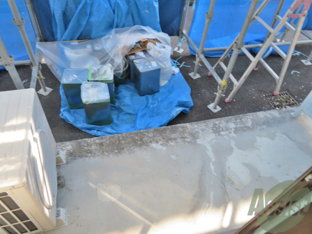 バルコニー　バルコニーは南向きで陽当りも良さそうです