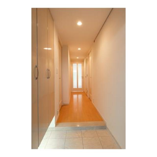 玄関　※写真は同タイプ住戸です。