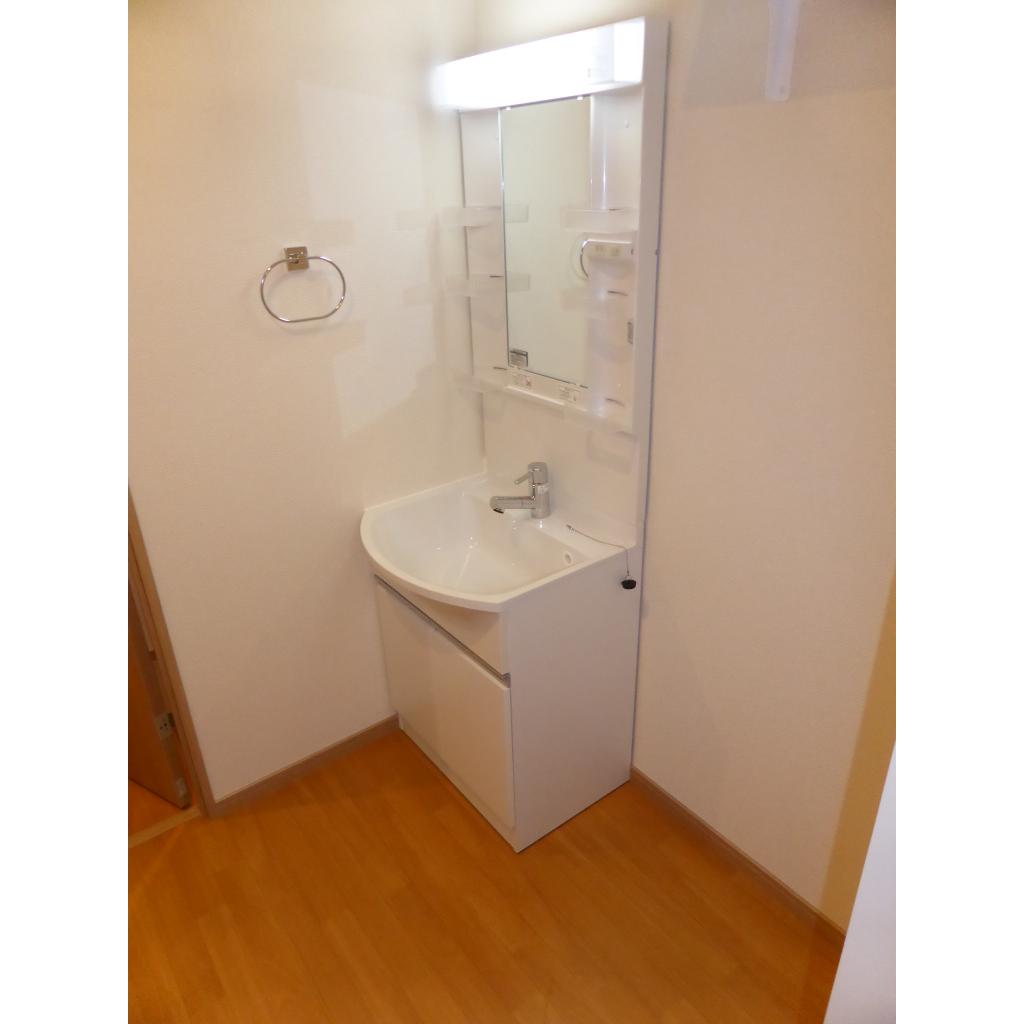 洗面設備　使いやすい洗面所です