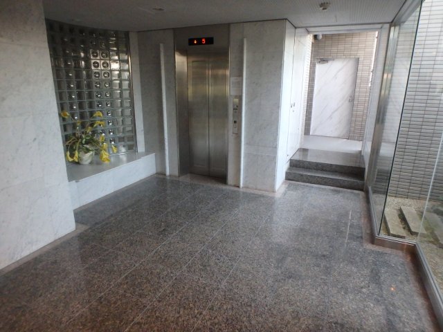 エントランス　毎日通るエントランスはこのようになっています